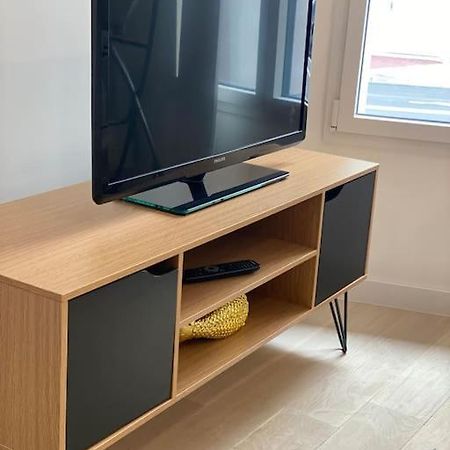 Brand New 1 Bedroom Flat With Parking- 5 Min Paris Pte De Versailles Issy-les-Moulineaux Bagian luar foto