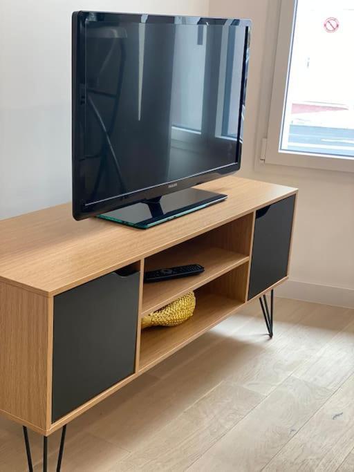 Brand New 1 Bedroom Flat With Parking- 5 Min Paris Pte De Versailles Issy-les-Moulineaux Bagian luar foto